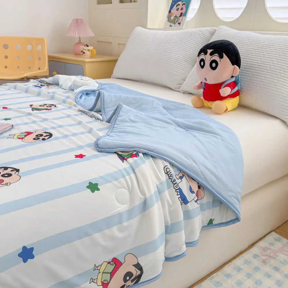 Home Office Gear - Urocza letnia kołdra z Crayon Shin-Chan,